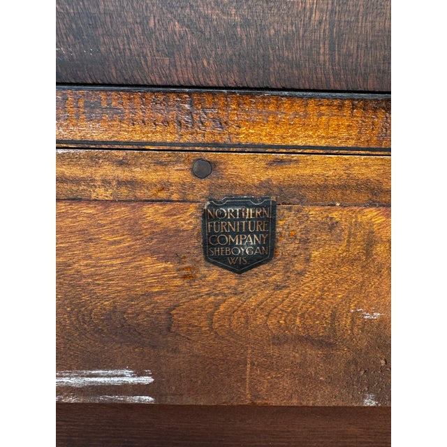 1920s 1920s Northern Furniture Co. Flame Mahogany 5-Drawer Highboy Dresser – Restored Patina For Sale - Image 5 of 12