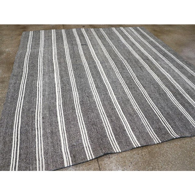 Galerie Shabab Collection Mid-20th Century Turkish Flatweave Small Room Size Rug For Sale In New York - Image 6 of 8