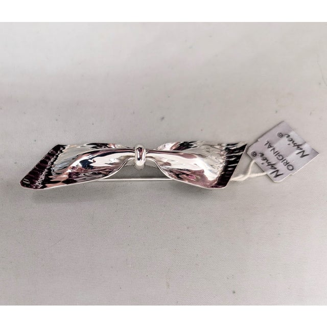 Vintage C1976 Signed Napier Rhodium Plated Wavy Bow Brooch For Sale In Philadelphia - Image 6 of 8