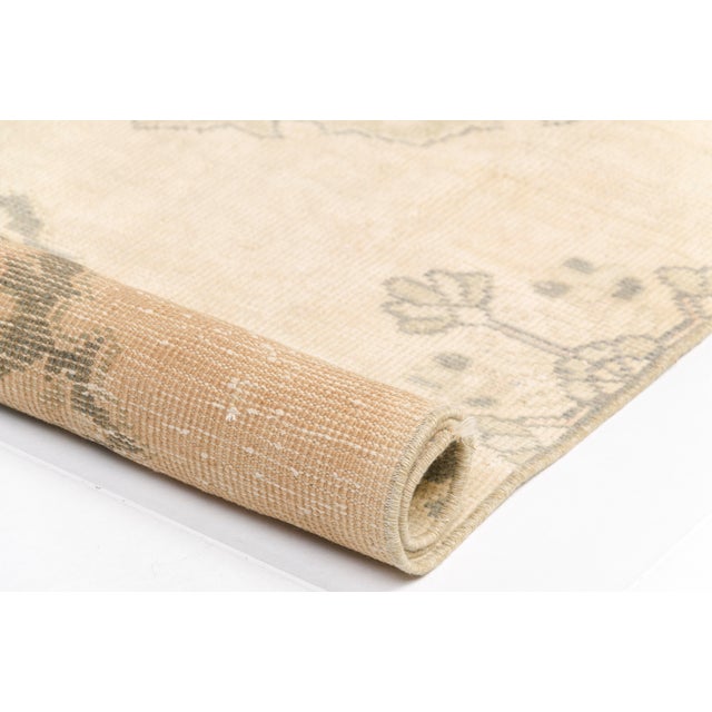 Turkish 1960s Neutral Modern Farmhouse Decor Rug For Sale - Image 3 of 9