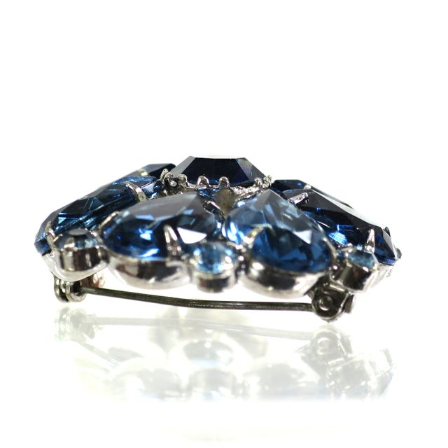 1950s Vintage Pear-Cut Sapphire Crystal Brooch 1950s For Sale - Image 5 of 6