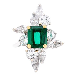 Vintage Marquise Ring in 18-Carat Gold, Colombian Emerald Vivid Green and Diamonds E/Vvs, Size 7.75 For Sale