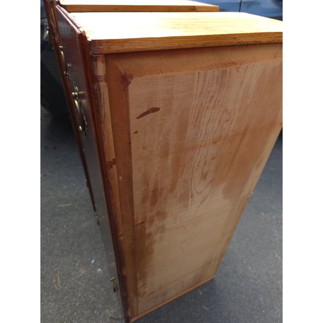 Federal Period Lift-Top Blanket Chest With Drawers, C. 1790–1810, Connecticut Origin For Sale - Image 12 of 16