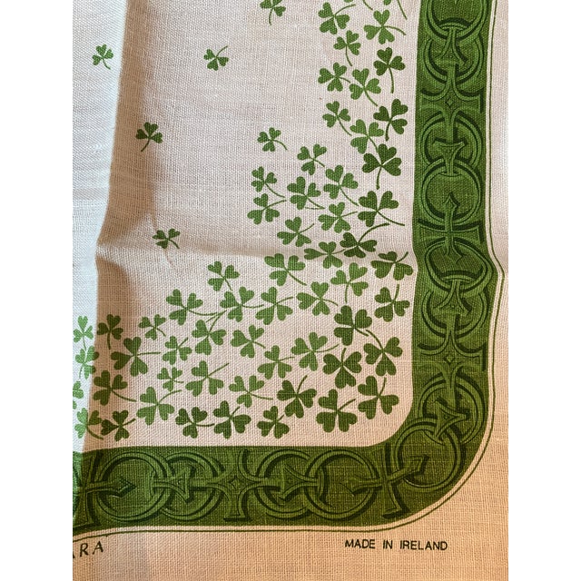 Late 20th Century Pair of Vintage Irish Linen Tea Towels, Tara, Made in Ireland For Sale - Image 5 of 12