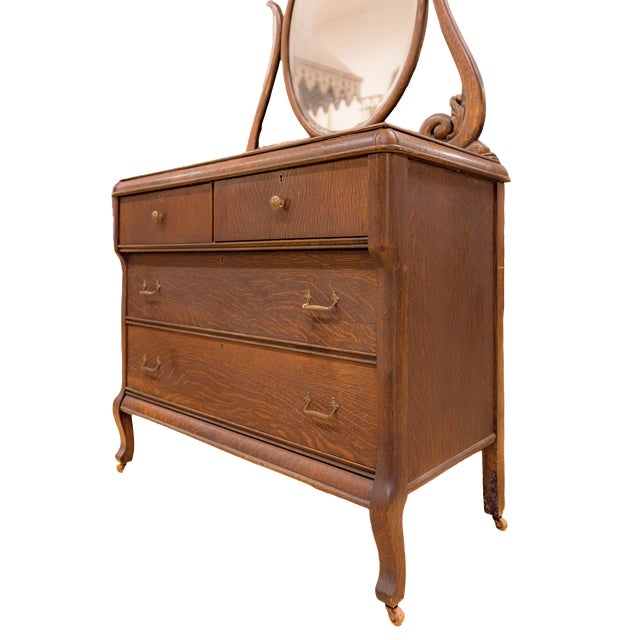 Early 20th Century Marvel Furniture & Co Quarter-Sawn Dresser With Mirror For Sale In Portland, OR - Image 6 of 15