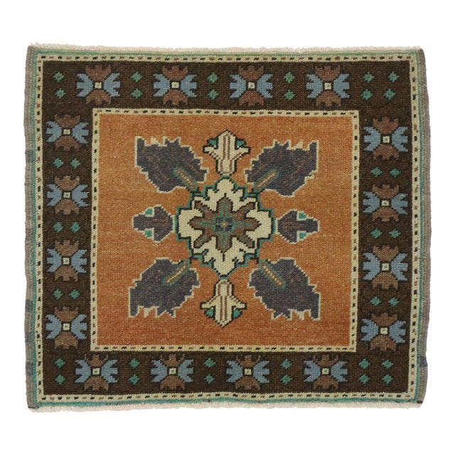 Vintage Turkish Oushak Rug - 01'10 X 02'01 For Sale