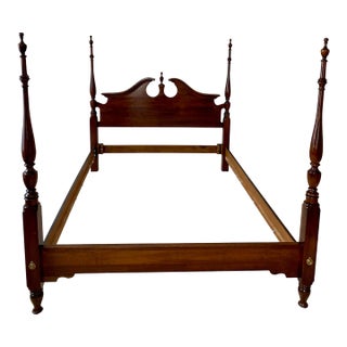 Cherry Pediment Low Poster Ethan Allen Style Queen Bed Vintage Excellent Condition For Sale