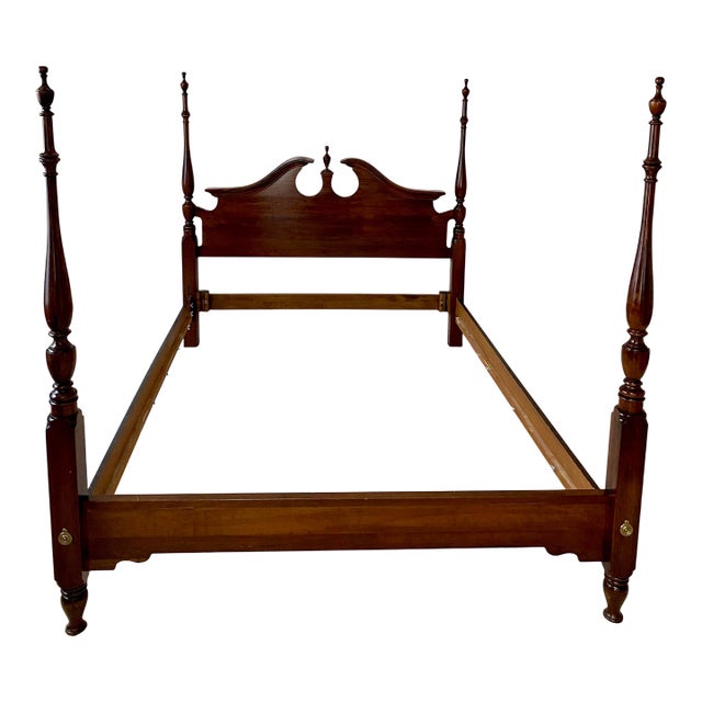 Cherry Pediment Low Poster Ethan Allen Style Queen Bed Vintage Excellent Condition For Sale