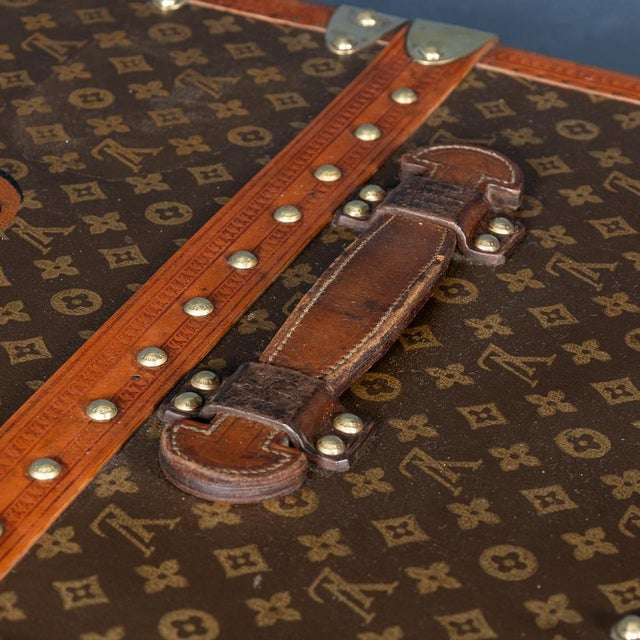 1930s Wardrobe Trunk in Monogram Canvas from Louis Vuitton, France, 1930s For Sale - Image 5 of 18