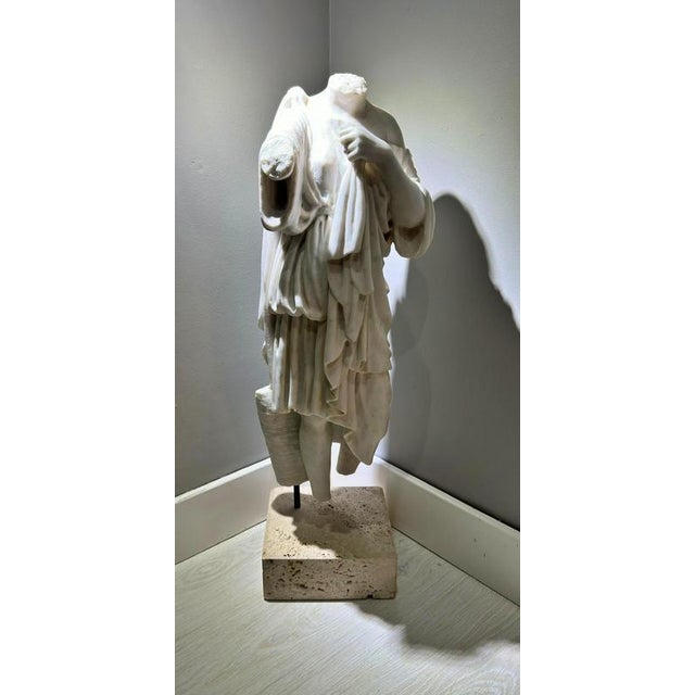 Italian Artist, Venus Gabi Headless Torso, Early 20th Century, Carrara Marble For Sale - Image 6 of 12