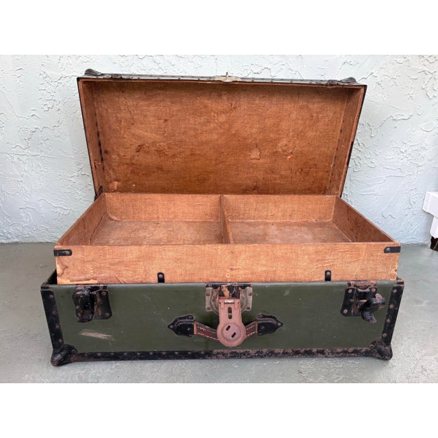 Vintage Samson Green Foot Locker Trunk by Shwayder Bros., Usa, C. 1935–1945 For Sale - Image 12 of 12