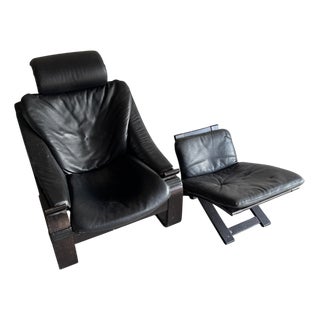 Set of Vintage Scandinavian Leather Lounge Chair and Ottoman by Åke Fribytter for Möbel For Sale