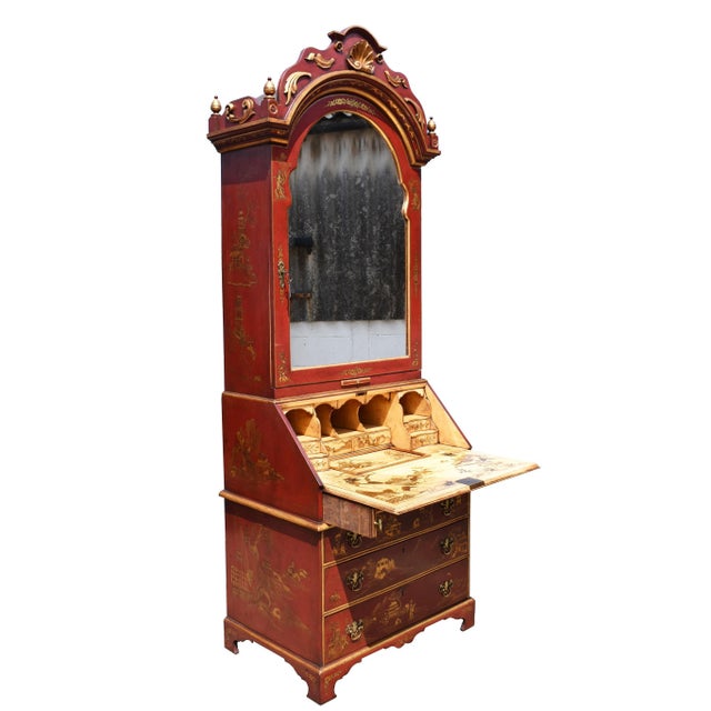 For sale is a good quality 18th century chinoiserie secretaire bookcase. The top of the bookcase has an ornately shaped...