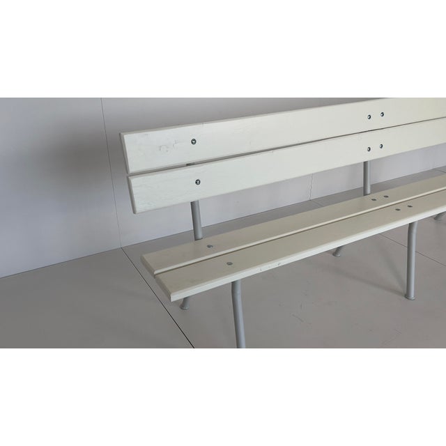 Circus-style bench with industrial charm. Refurbished and repainted. Metal frame. Ideal for minimalists.