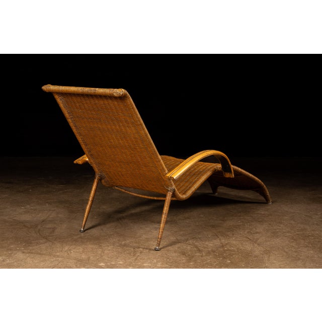 Mid 20th Century Vintage Wicker and Rattan Chaise Lounge by Pier 1 For Sale - Image 5 of 12