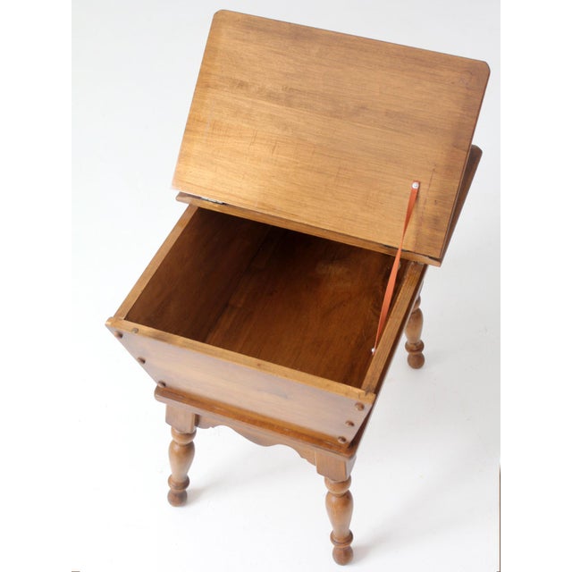 Vintage Kling Colonial Maple Sugar Chest Style Storage Table Circa 1970s For Sale - Image 15 of 18