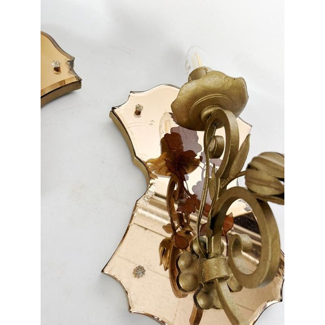 1950s Art Deco Wall Sconces in Patinated Gold Metal and Glass, France, 1950, Set of 2 For Sale - Image 5 of 14