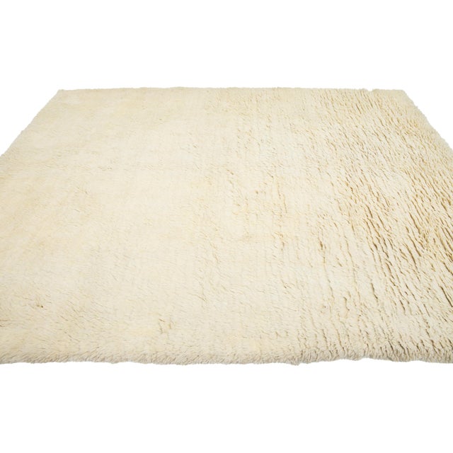 2010s Contemporary Moroccan Plush Wool Rug Handmade in Beige For Sale - Image 5 of 9