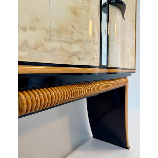 Italian Art Deco Bar Cabinet in Parchment attributed to Paolo Buffa, Italy, 1940s For Sale - Image 10 of 18