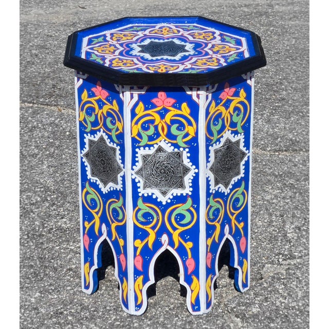 Cobalt Blue Moroccan Hand-Painted Accent Table For Sale In Orlando - Image 6 of 6
