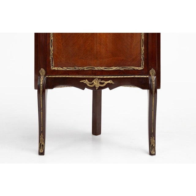 Wood Vintage French Louis XV Style Corner Display Cabinet with Arched Glass, 1950 For Sale - Image 7 of 15