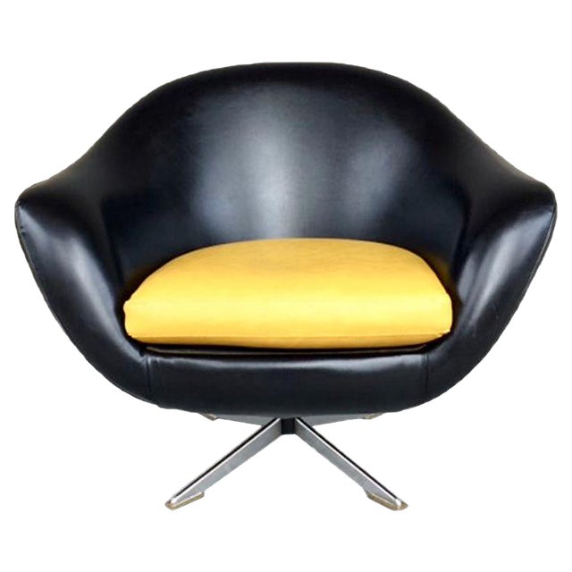 Mid-Century Swivel Lounge Chair, 1960s For Sale