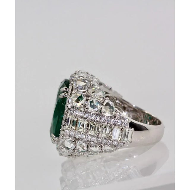 Oval Emerald 12.25 Carat Diamond Surround Ring Size 8 For Sale In Los Angeles - Image 6 of 9
