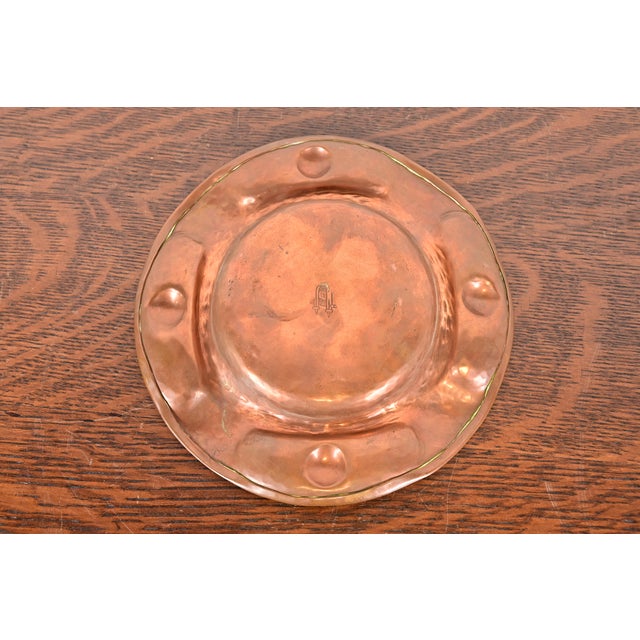 Copper Gustav Stickley Signed Hammered Copper Ashtray or Catchall, Circa 1910 For Sale - Image 8 of 10