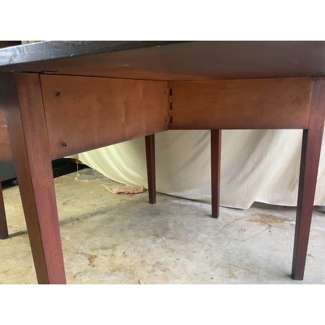 Burnt Umber Early 19th Century Federal Mahogany Swing Leg Dining Table For Sale - Image 8 of 11