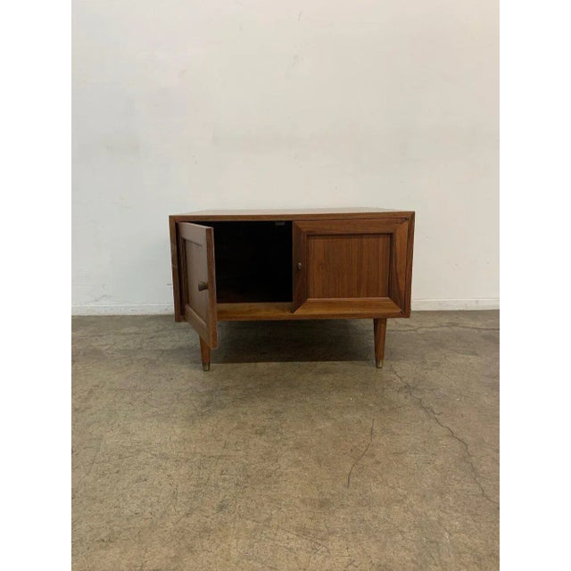 Mid-Century Modern 1960s Minimal walnut side table For Sale - Image 3 of 13