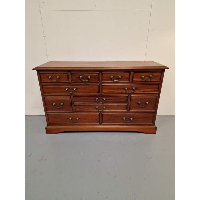 Brown Chest of Drawers in Mahogany For Sale - Image 8 of 8