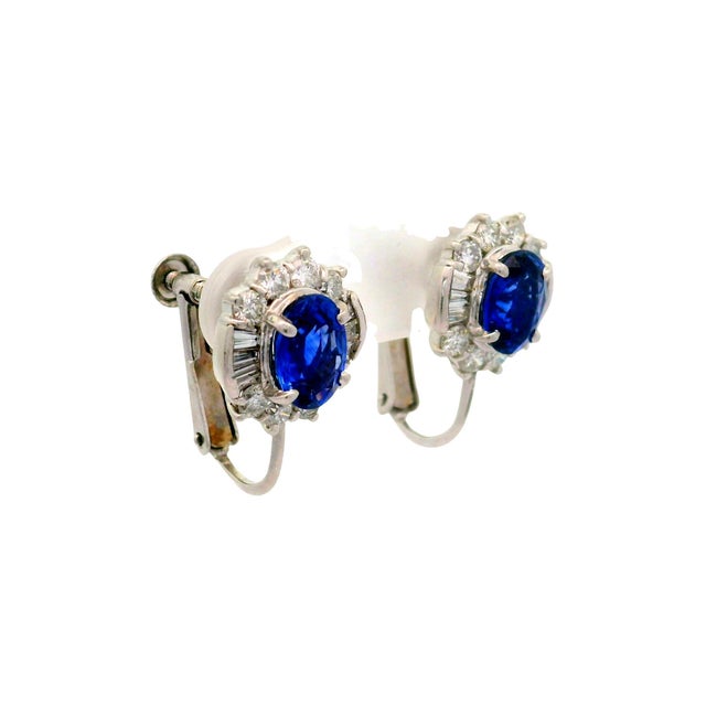 Blue Sapphire Diamond 14k White Gold & Platinum Clip Earrings, A Pair For Sale - Image 4 of 5