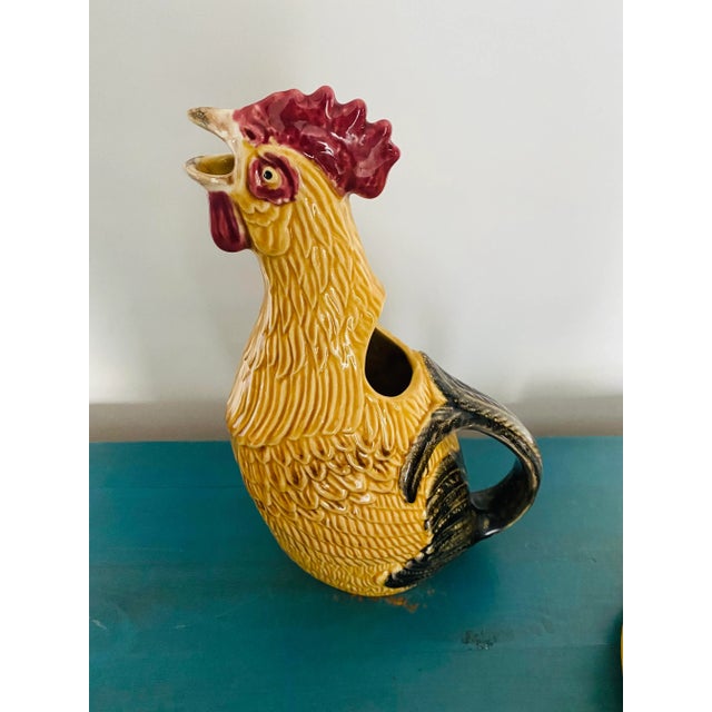 1990s Bordallo Pinheiro Rooster Pitcher in Honey Gold Color For Sale - Image 10 of 11