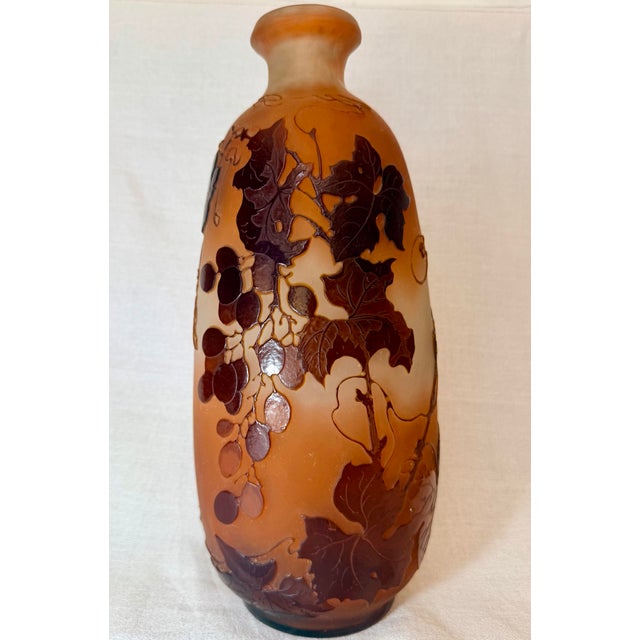 1900 - 1909 Gallé Signed Large Vase ‘Grape Cluster’ Art Nouveau 1900 For Sale - Image 5 of 12