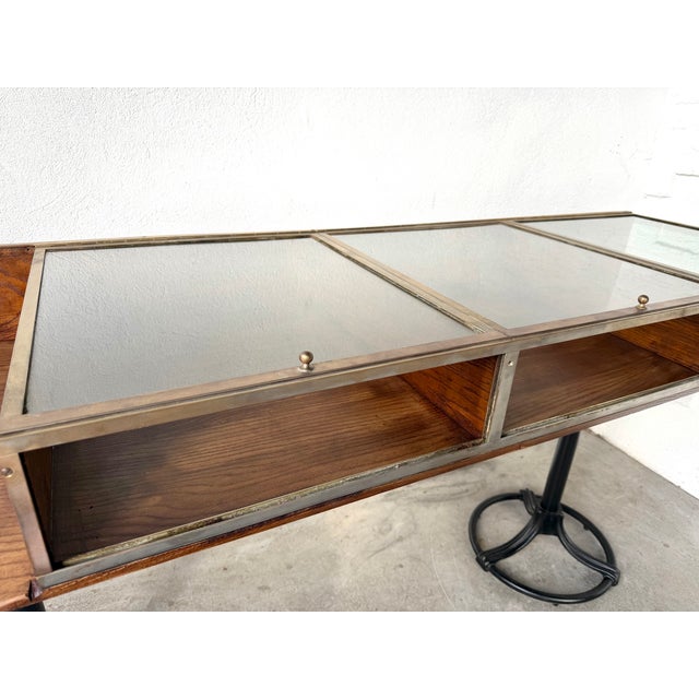 Display Cabinet on Legs in Oak and Brass-Plated Metal, 1950 For Sale - Image 9 of 18