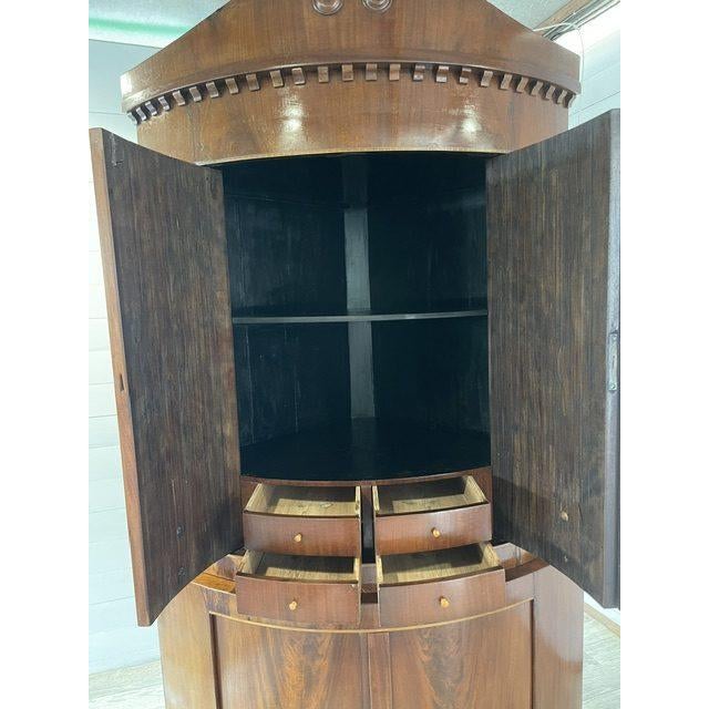 Antigue Biedermeier Corner Cabinet in Walnut Veneer, 1860s For Sale - Image 10 of 18