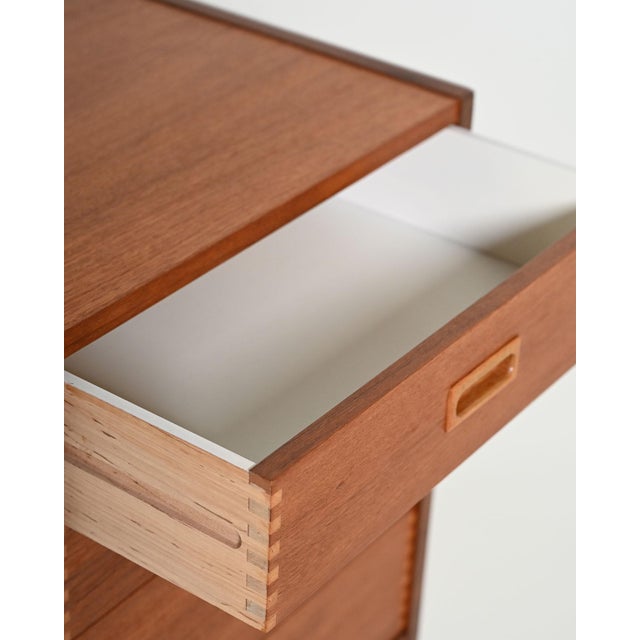 Wood Small Scandinavian Teak Chest of Drawers by Gillis Lundgren, 1960s For Sale - Image 7 of 10
