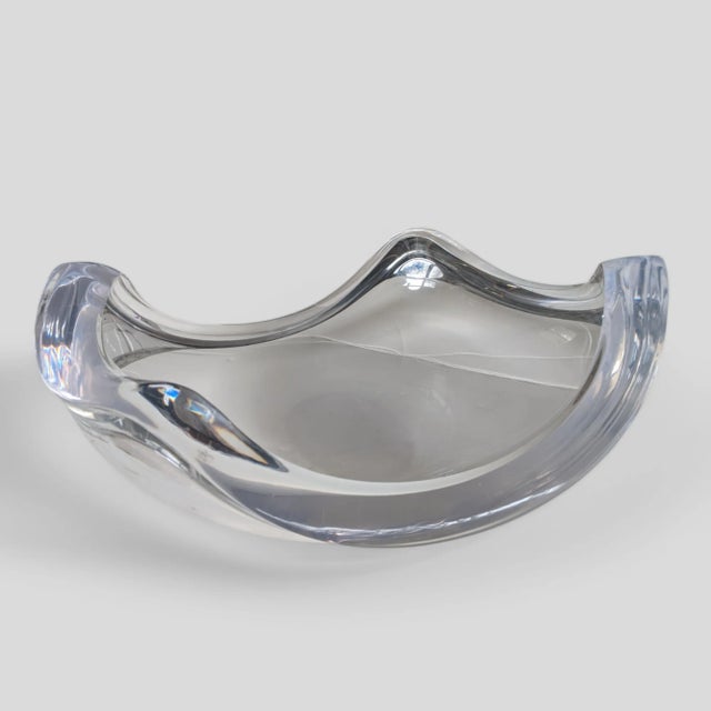 Transparent Vintage Large Scale Lucite Centerpiece Bowl For Sale - Image 8 of 13