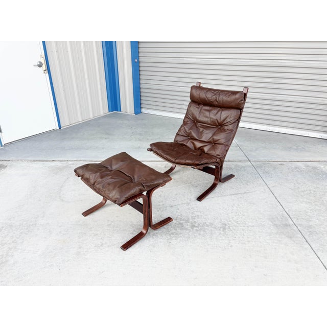 Mid-Century Modern 1960s Danish Modern "Siesta" Lounge Chair and Ottoman Attributed to Westnofa For Sale - Image 3 of 16