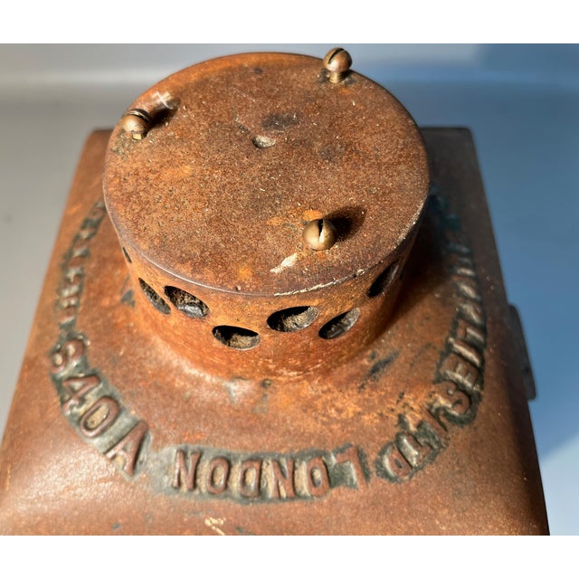 Metal Antique Uk Railroad Lantern Cast Iron Signal Crossing Gate Lamp Case 1923 Bulls Eye Glass Lner Railway (Non Operational) For Sale - Image 7 of 7
