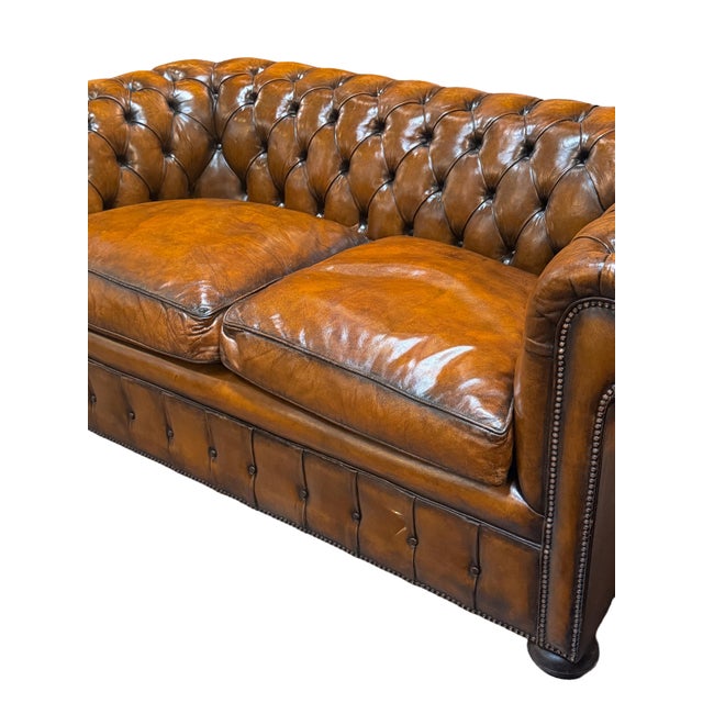 Early 20th Century English Chesterfield Sofa of Tufted Leather For Sale - Image 5 of 16