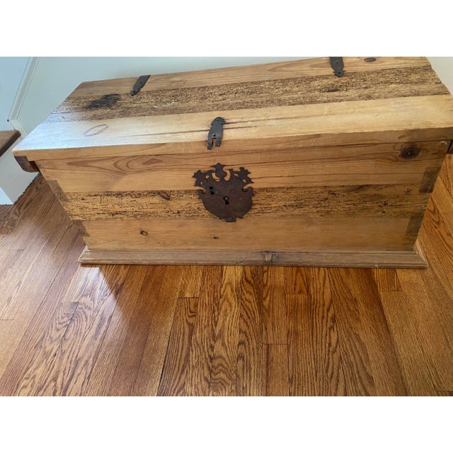 Traditional 1980s Vintage Wood Chest For Sale - Image 3 of 6