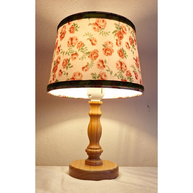 1970s Vintage Table Lamp with Turned Spruce Wood Base and Fabric Shade, 1970s For Sale - Image 5 of 7