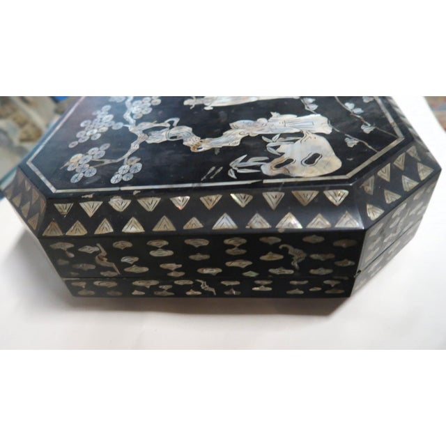 Mid 20th Century Chinese Wedding Box With Inlaid Mother of Pearl For Sale In Miami - Image 6 of 8