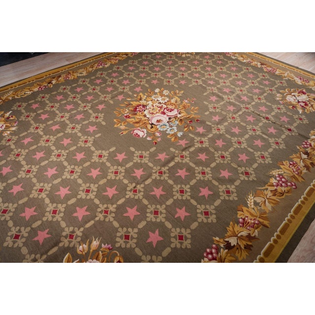 French 9x12 Vintage Aubusson Flat Weave Wool Rug, Olive Green Star Lattice For Sale - Image 3 of 15