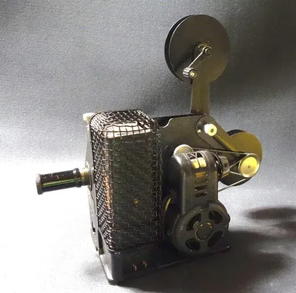 EIKI Projecteur de cinéma 16 mm RT 2