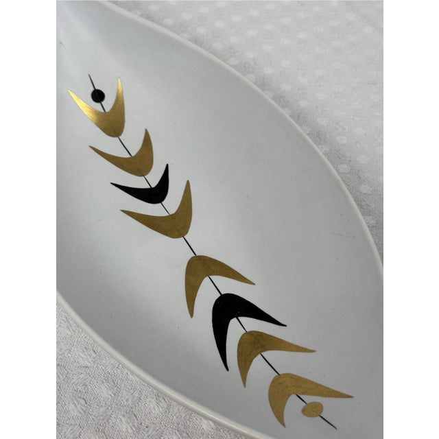 Mid-Century Modern Stig Lindberg Pongo Leaf Tray: Mid-Century Modern Scandinavian Pottery For Sale - Image 3 of 11