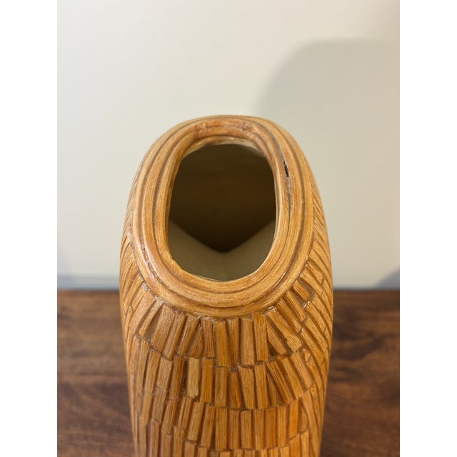 Wood Vintage Coastal Biomorphic Ceramic and Reed Vase, Organic Modern For Sale - Image 7 of 7