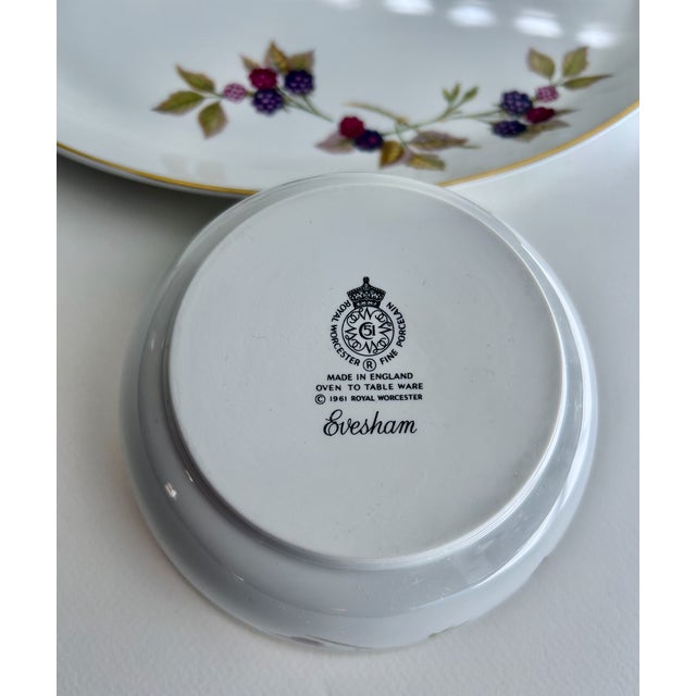 Mid 20th Century Royal Worcester Evesham Gold Platter & Bowl For Sale - Image 17 of 18