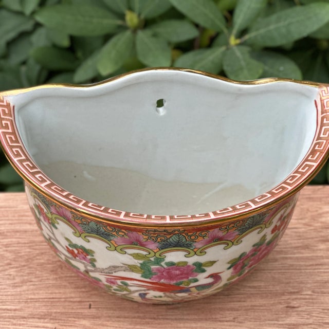 Vintage Chinese Porcelain Wall Pocket With Fretwork Birds & Flowers For Sale In Philadelphia - Image 6 of 12